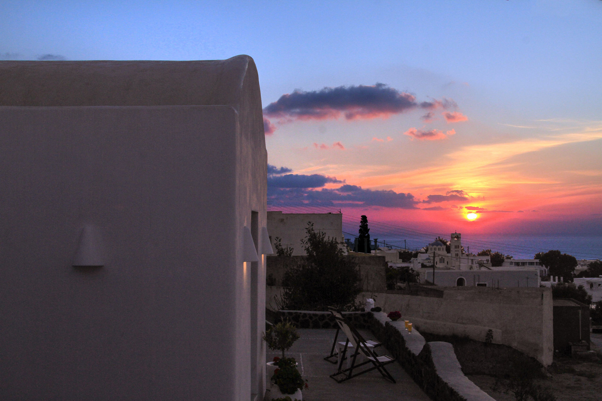 Shades Of White Apartment Emporio (Santorini)