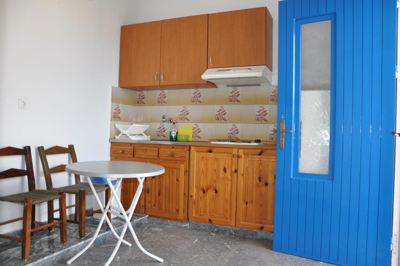 Zeus Apartment