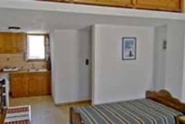 Dolphins Aparthotel 3*