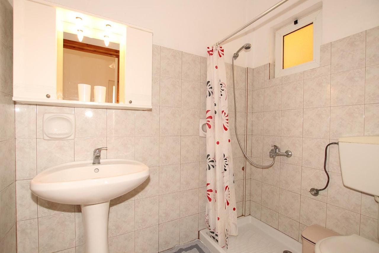 Hotel Elias & Vasili House 2*