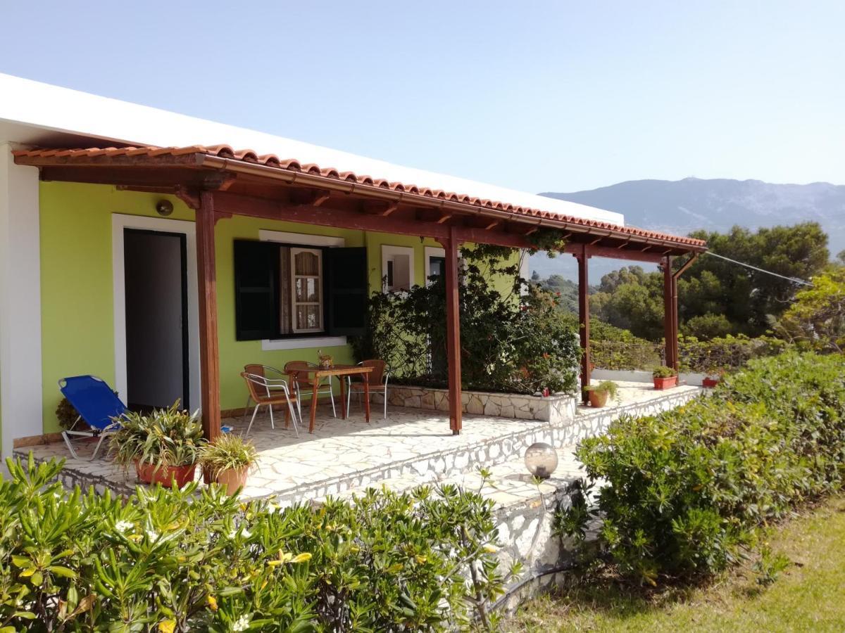 Thanasis Apartment *