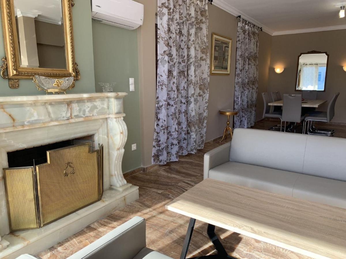 Spacious Renovated Marousi Kat