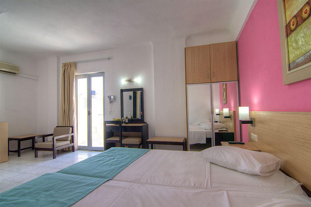 Hotel Sergios 3*