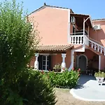 Lisipio Studios By Eleni