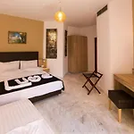 Hotel Elotia