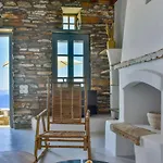 Living Theros Luxury Suites