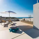 Villa Amelia I Free 9 Seater Mini Van & Pool