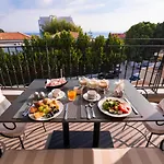 Neikos Mediterraneo Luxury Suites