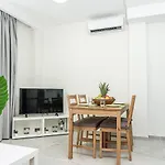Tzortzi\'S Family Apartments
