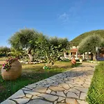 Renata Rooms & Studios