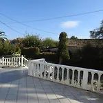 Nikos Apartments