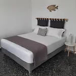 Flora Rooms & Apartments