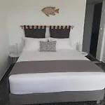 Flora Rooms & Apartments