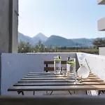 Ermis Luxury Suites & Apartments