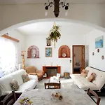 Flora\'S Garden House - Close To Schinias Beach