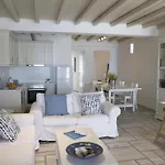 Beachfront 2Br Apartment - Free Parking