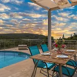 Villa Guesto With Private Pool