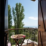 Chorostasi Guest House