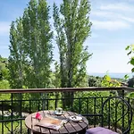 Chorostasi Guest House