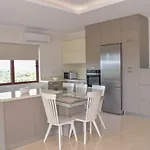 Ianthe Apartment