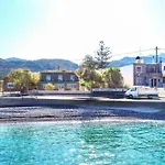 Terrazeus - Stone House Beachfront 1