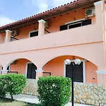 Anna Garden Sidari