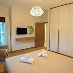 Ianthe Apartment