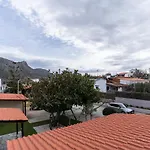 Παραθαλάσσια Κατοικία Με Μπάρμπεκιου Και Τζακούζι