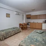 Ilian Beach & Apartments