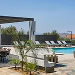 Azatis Luxury Villa