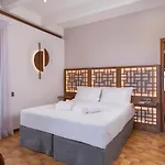 Azatis Luxury Villa