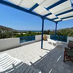 Deep Blue Rooms & Apartments