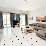 Elena\'S Apartments