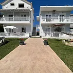 Villa Antonis Deluxe Apartments