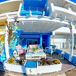 Beach Studio - Sleeps 2 & Private Ocean Terrace