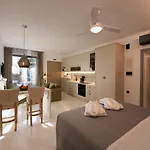 Aval Riviera