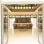 Mirror Hotel