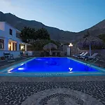 Birds Villa Apartments - Including Car Rental