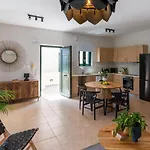 Syra Suites
