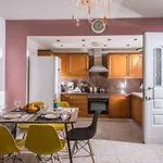 Ergina Home, Cozy 2 Bedroom Apartment