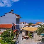 Akrathos Houses