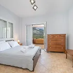 Villa Stunning Views
