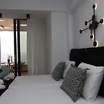 Paris-Irini Studios And Apartments