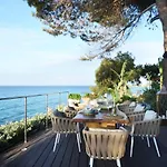 Paradisso Beach Villas