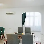 R & G Seaview Apartment