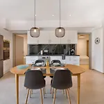 Milonas Home