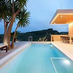 Olive Garden - Private Heated Pool Vacation Home