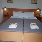 Fofi Apartments