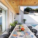 Olive Garden - Private Heated Pool Vacation Home