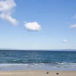 Kapa Apartment - Beachfront, 3 Min Walk To Mamalouka